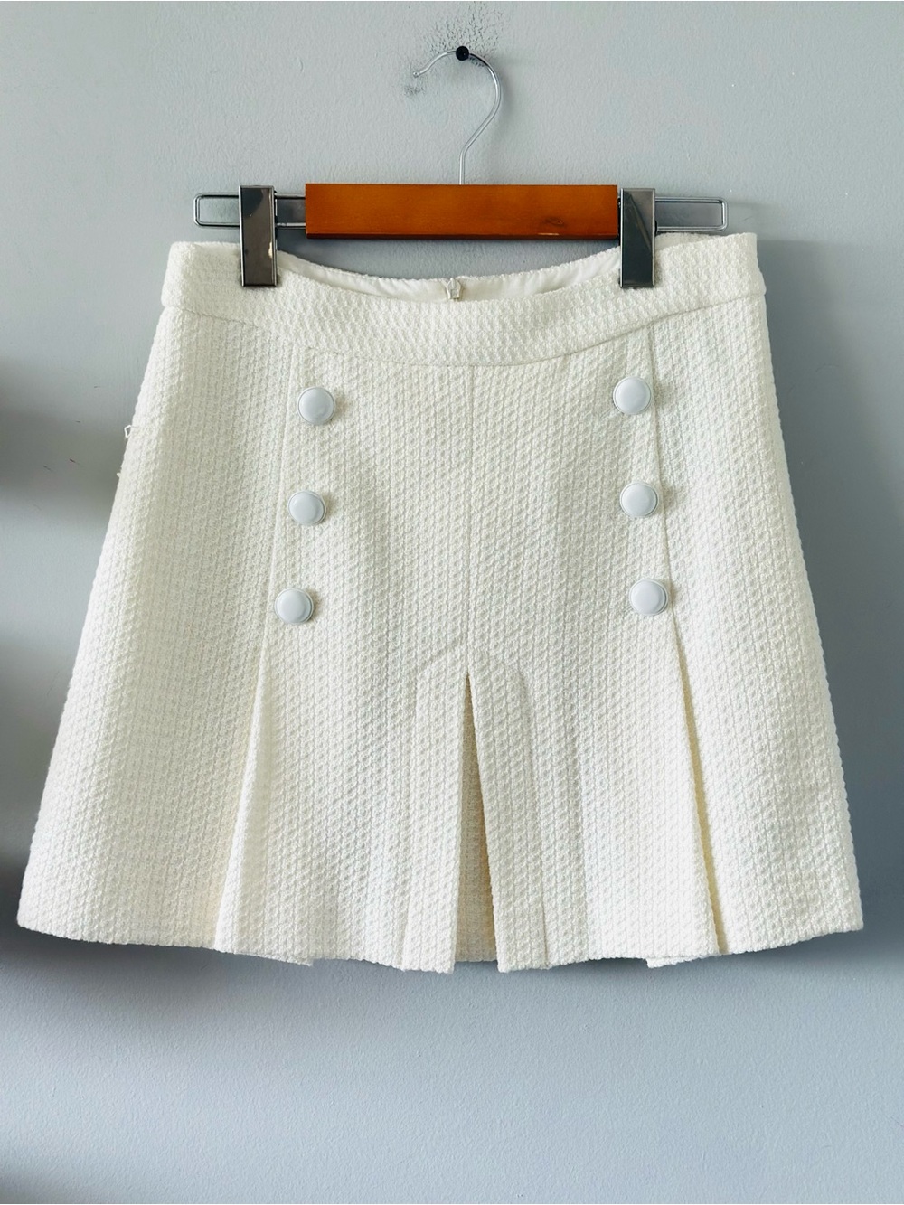 Zara | Textured Cream/White Button Front Mini Skirt with pleated style